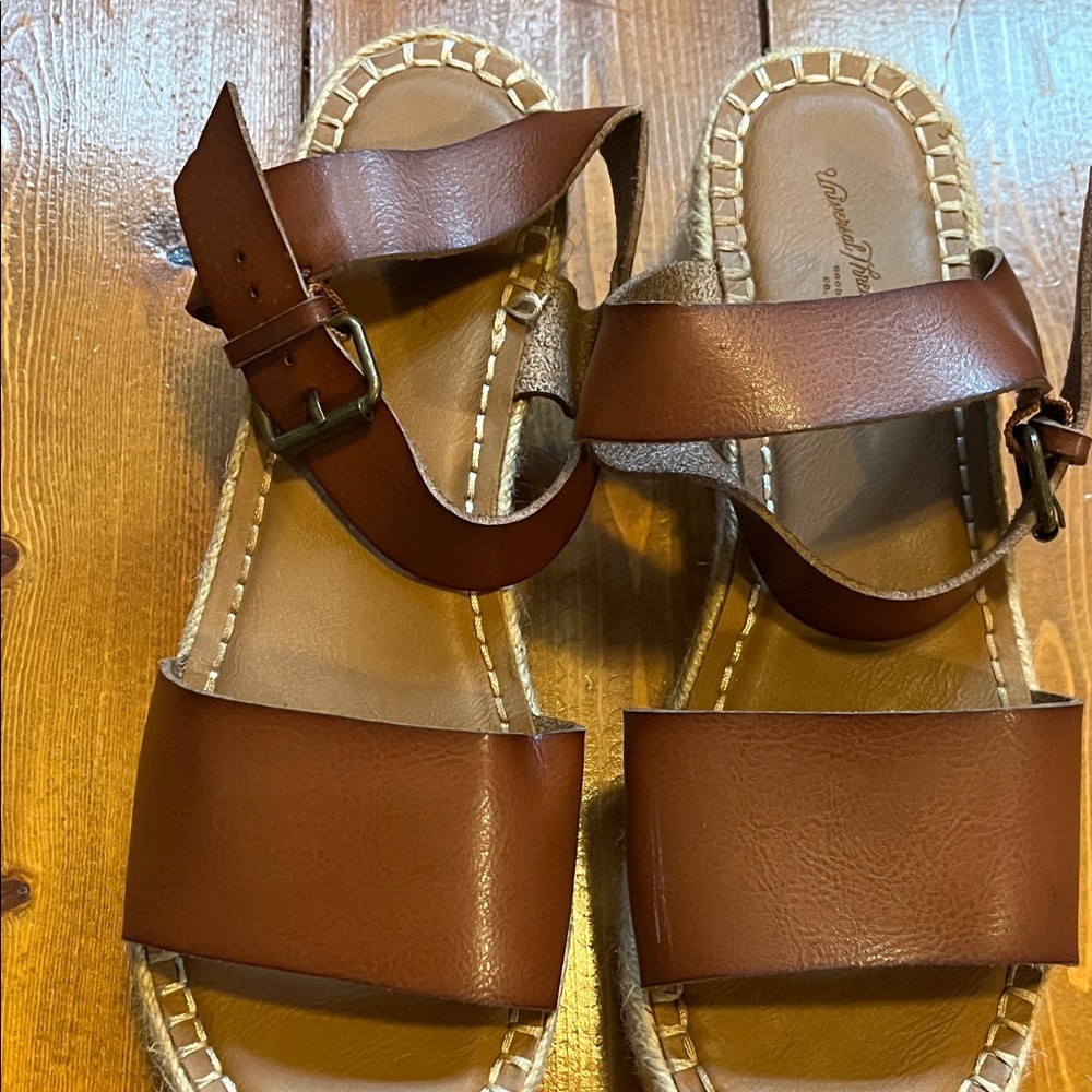 Universal Thread Sandals - Picture 2 of 7